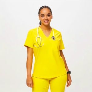 Figs Women Catarina One-Pocket Scrub Top Lifesaver Yellow Medium Limited Edition